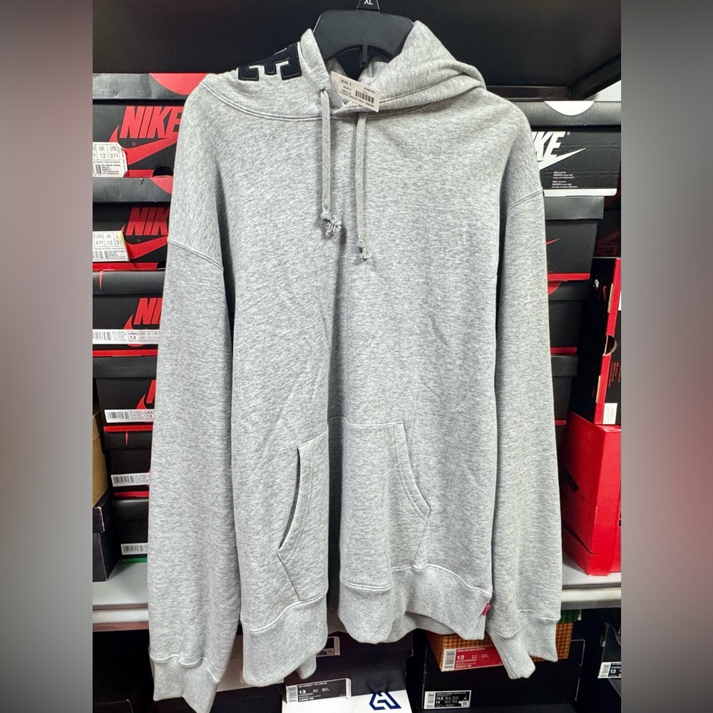 NWT
XL- Supreme Mirrored Logo Hoodie (GREY)🎉
